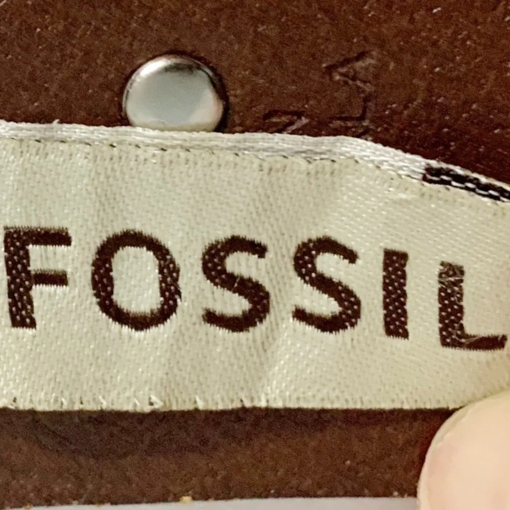 Fossil Textured Leather Belt Silver Toned Hardware Logo Plaque Size 36 Brown 🟫